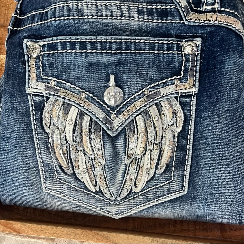 Miss Me Angel Wings Mid Rise Curvy Bootcut Jeans Size 31 - Picture 2 of 10